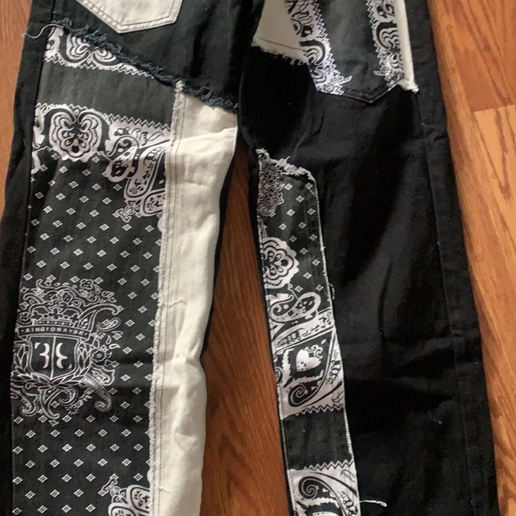 Shein custom black & white jeans size medium - Picture 3 of 7